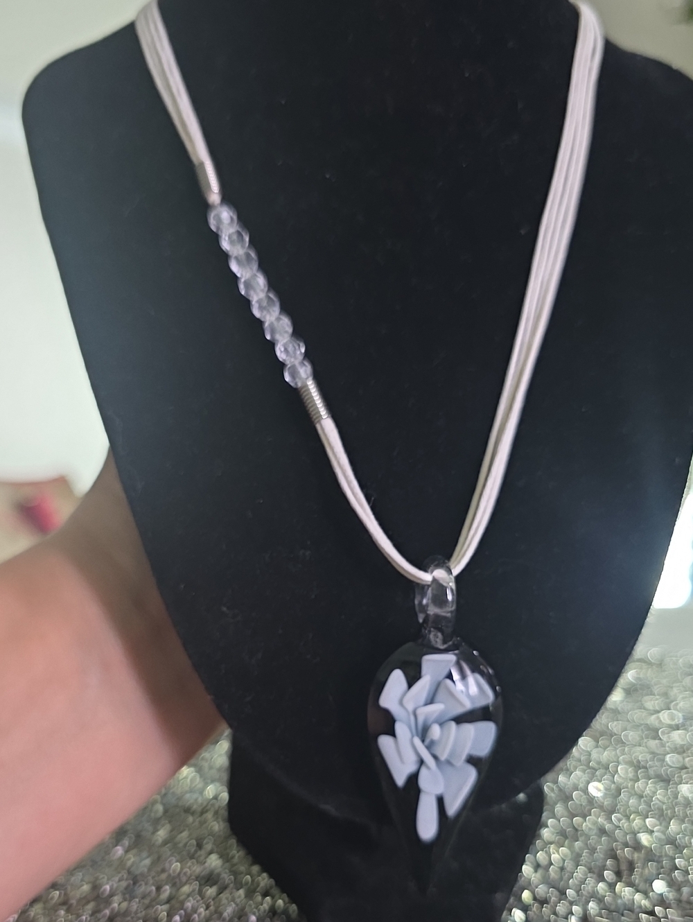 Source Unknown Black Teardrop Glass Necklace with White Floral Inlay